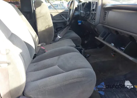 2004 Chevrolet Silverado 1500 Ls z USA, uszkodzony, nr VIN 1GCEK19T54E314223